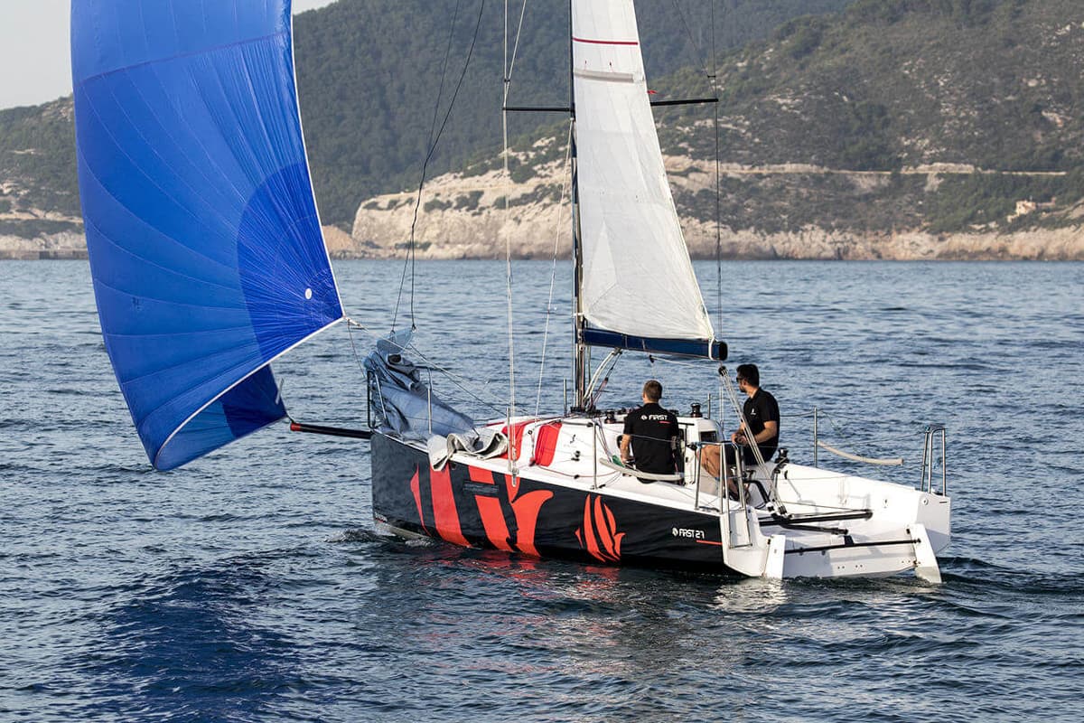 Product Beneteau First 27 Feature