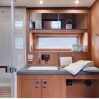 Beneteau Oceanis Yacht 62 lavatory
