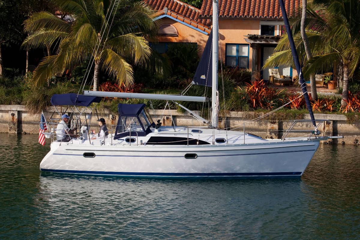 Product Catalina Yachts 315 Feature