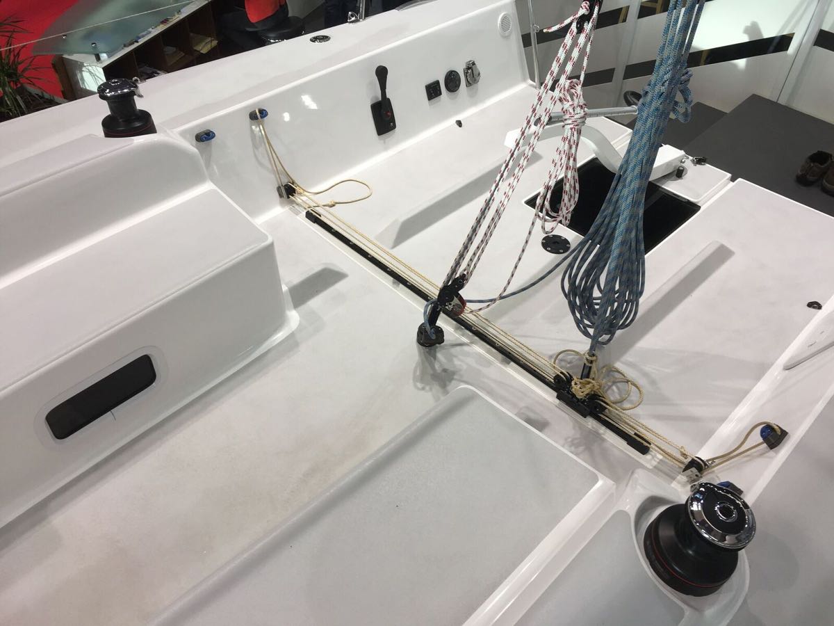 J Boats J/99 deck and rigging system