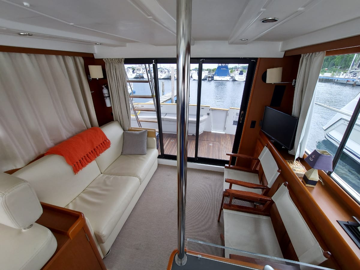 2015 Beneteau Swift Trawler 34 cabin with seating area