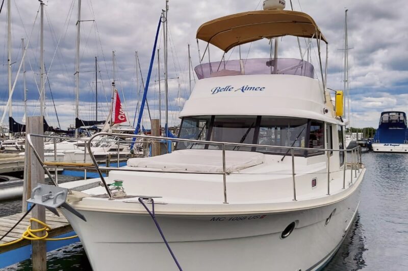 Product Used Power 2015 Beneteau Swift Trawler 34 Feature