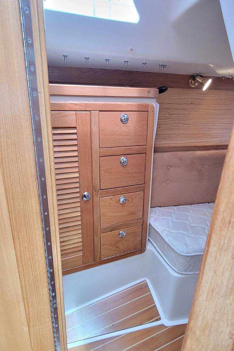 2006 Catalina 36 MK II stateroom with cabinet and drawers