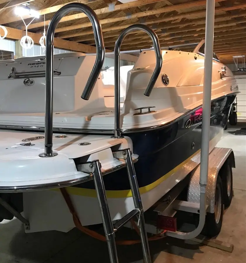 ladder for the 2005 Regal 2120 Destiny powerboat