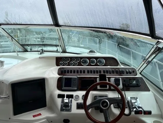 1997 Sea Ray 400 Sundancer steering wheel and controls