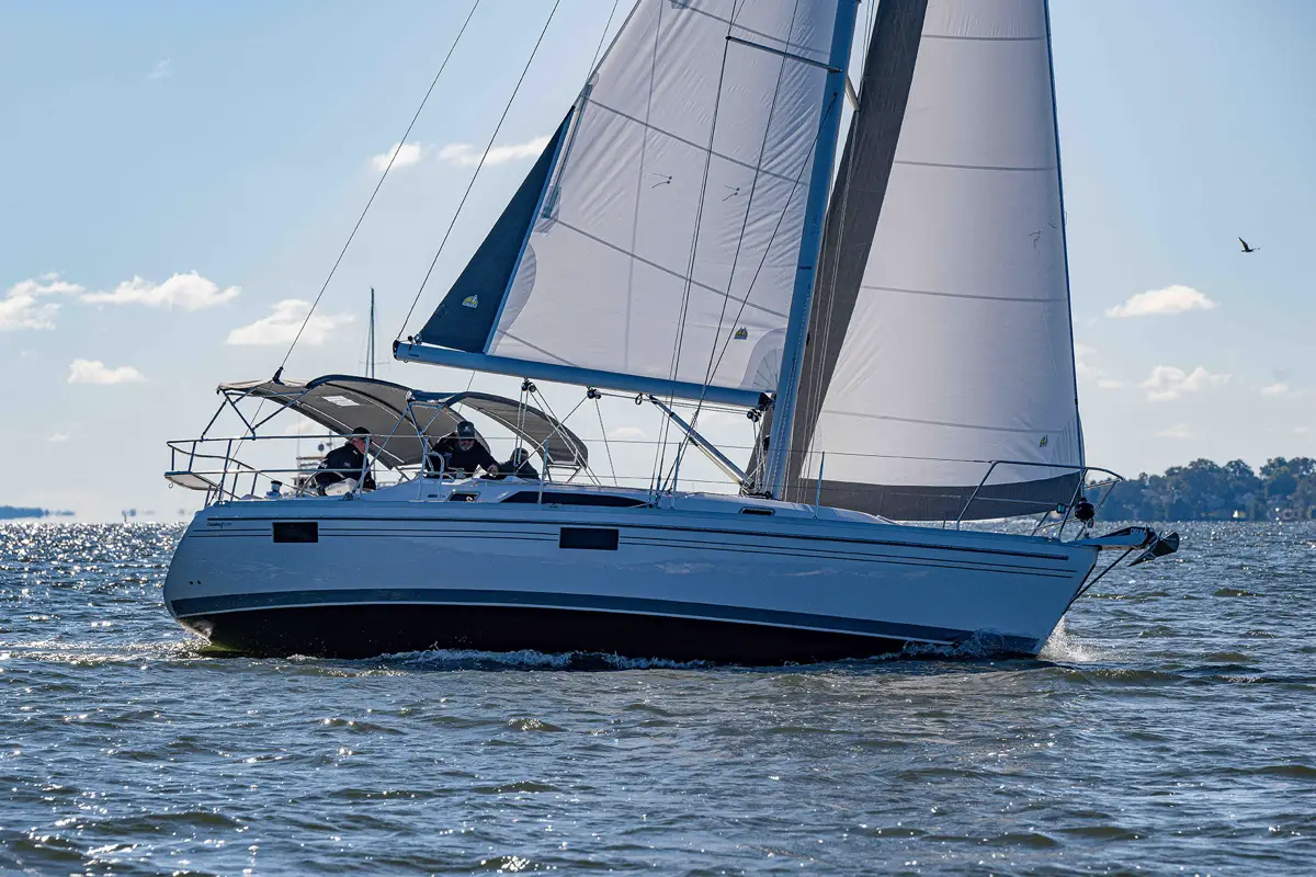 Catalina 356 Cruiser sailboat with crew