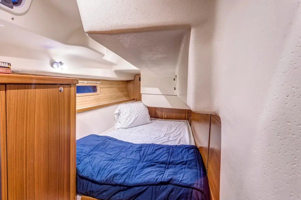 Catalina 426 sailboat interior stateroom
