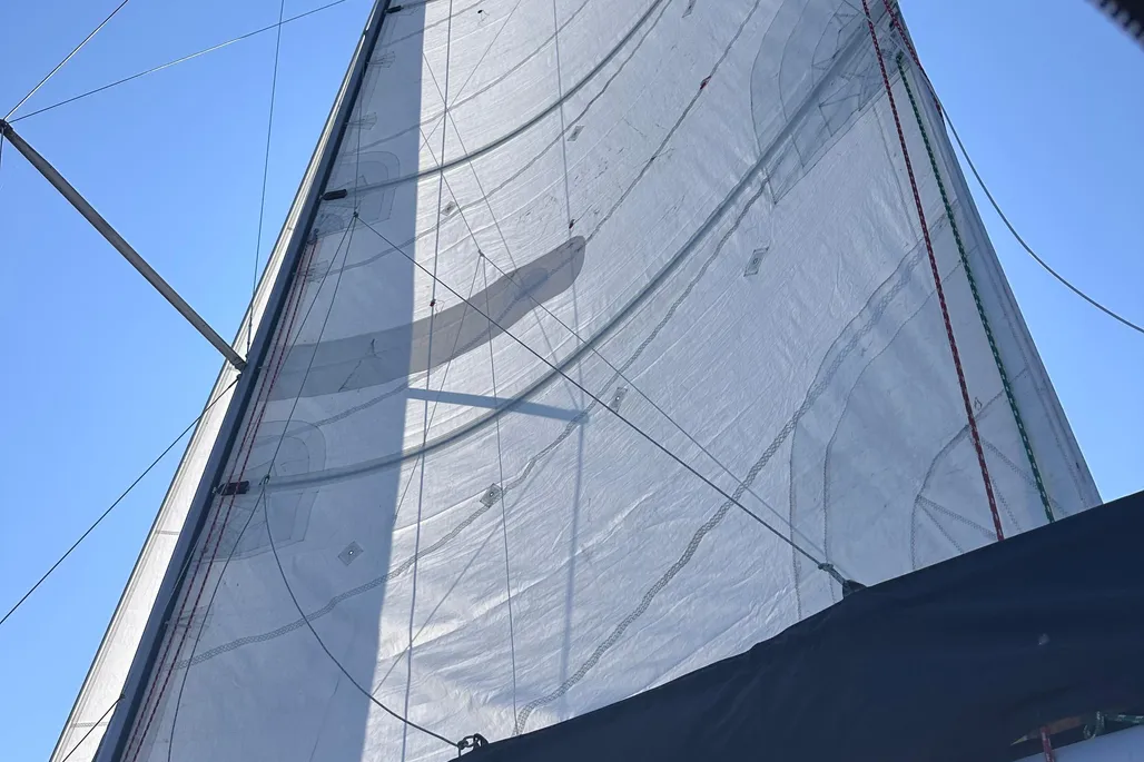 Open sail of a 1997 Hunter 336 sailboat.