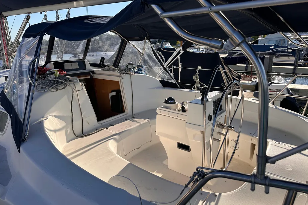 The helm of a 1997 Hunter 336 sailboat.