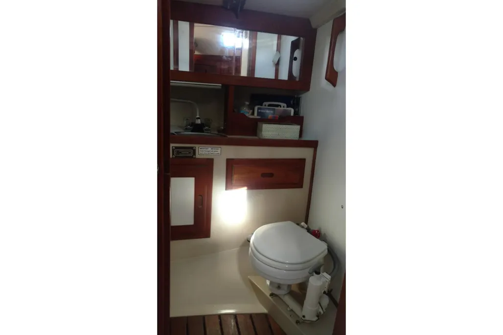 1984 Catalina 38 sailboat head.