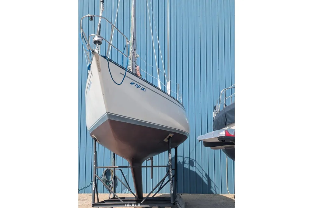 1984 Catalina 38 sailboat exterior hull on lift.